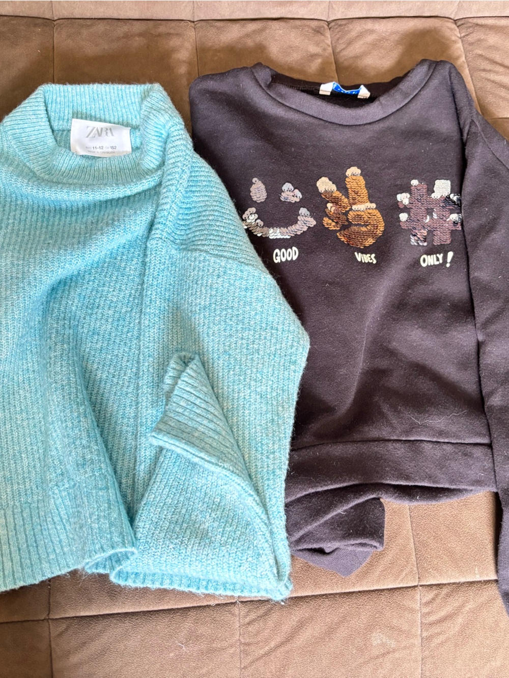 Zara Black Graphic Sweatshirt & Aqua Knit Sweater Set